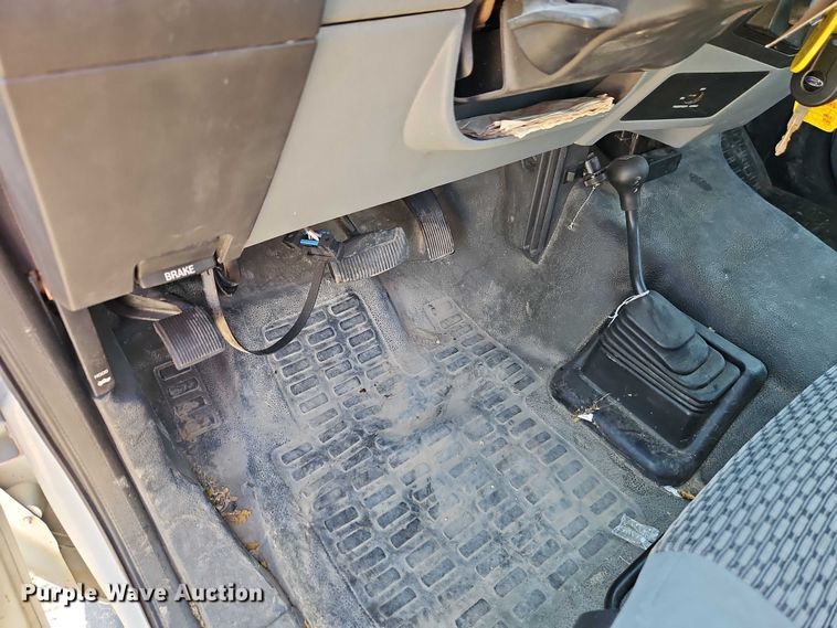 image for item EO4716 2012 Ford F350 Super Duty XL utility bed pickup truck