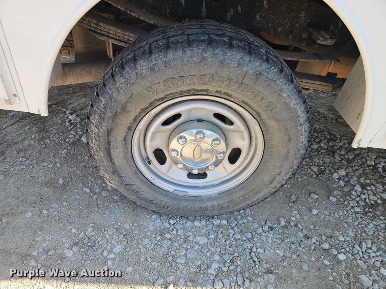 image for item EO4716 2012 Ford F350 Super Duty XL utility bed pickup truck