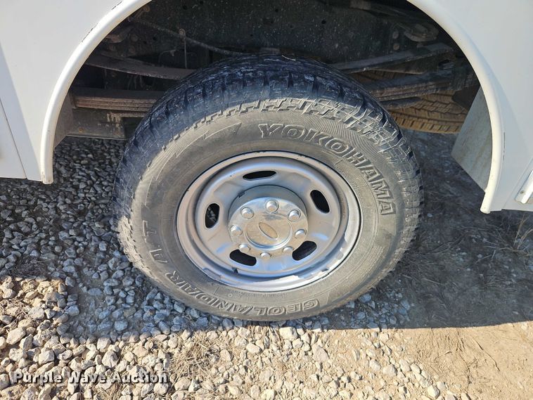 image for item EO4716 2012 Ford F350 Super Duty XL utility bed pickup truck