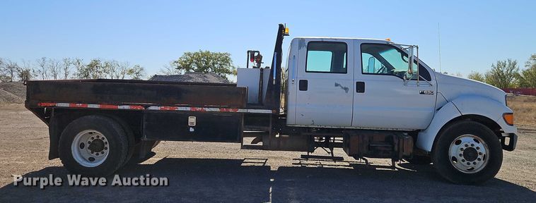 image for item EO4721 2000 Ford F650 flatbed truck