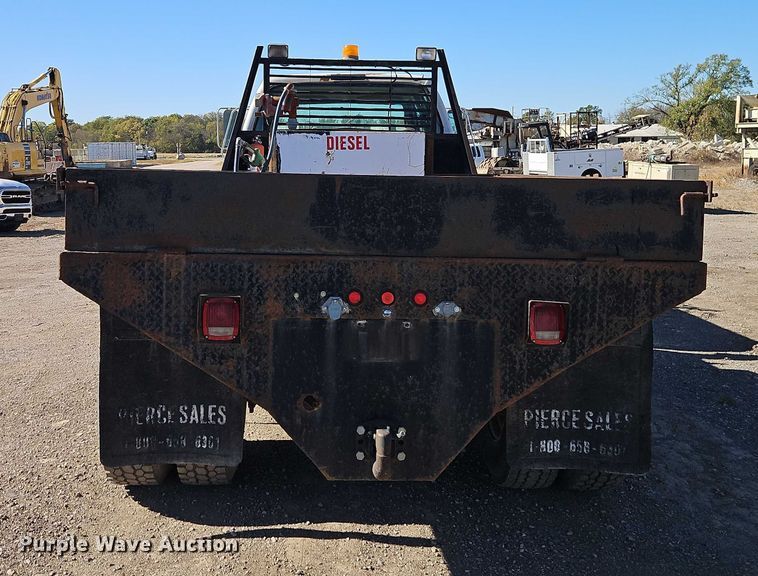 image for item EO4721 2000 Ford F650 flatbed truck