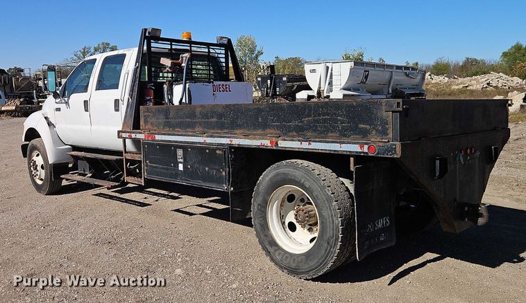 image for item EO4721 2000 Ford F650 flatbed truck