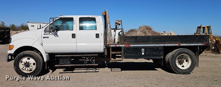 image for item EO4721 2000 Ford F650 flatbed truck
