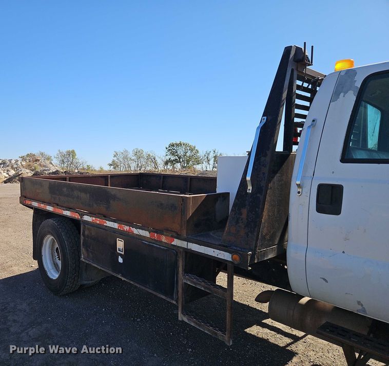 image for item EO4721 2000 Ford F650 flatbed truck