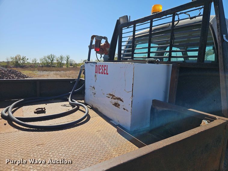 image for item EO4721 2000 Ford F650 flatbed truck