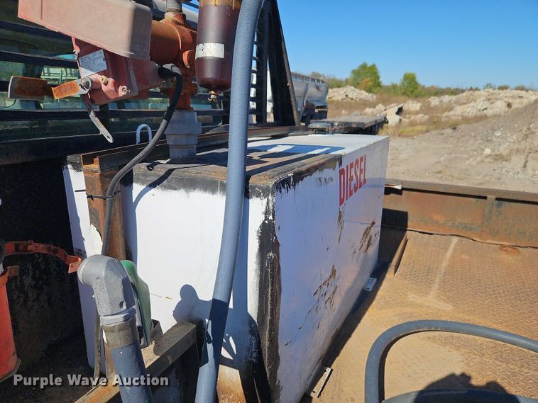 image for item EO4721 2000 Ford F650 flatbed truck