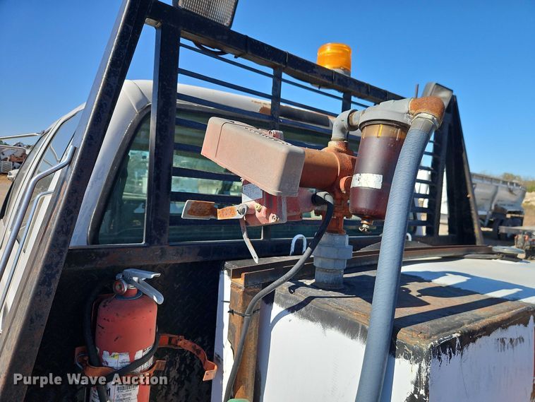 image for item EO4721 2000 Ford F650 flatbed truck