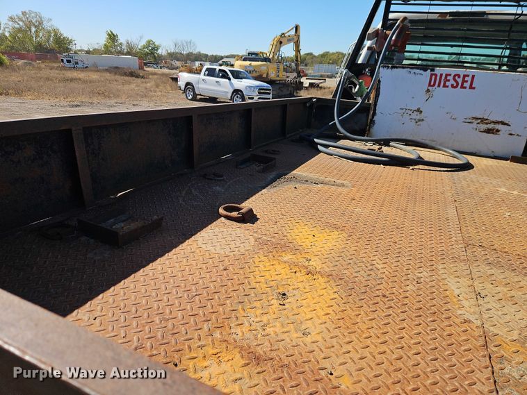 image for item EO4721 2000 Ford F650 flatbed truck