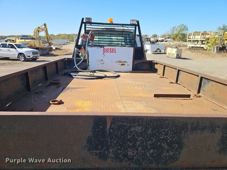 image for item EO4721 2000 Ford F650 flatbed truck