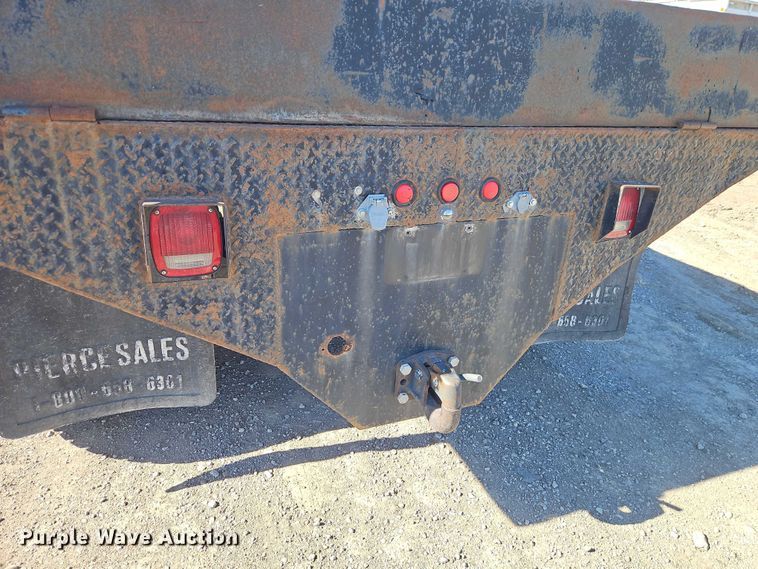 image for item EO4721 2000 Ford F650 flatbed truck