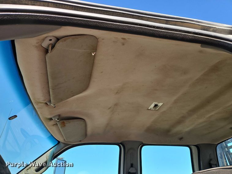 image for item EO4721 2000 Ford F650 flatbed truck