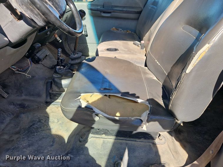 image for item EO4721 2000 Ford F650 flatbed truck