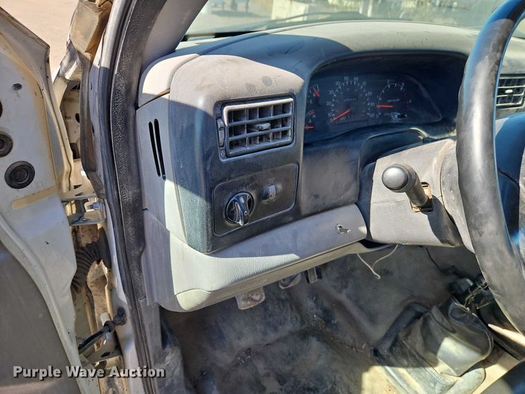 image for item EO4721 2000 Ford F650 flatbed truck