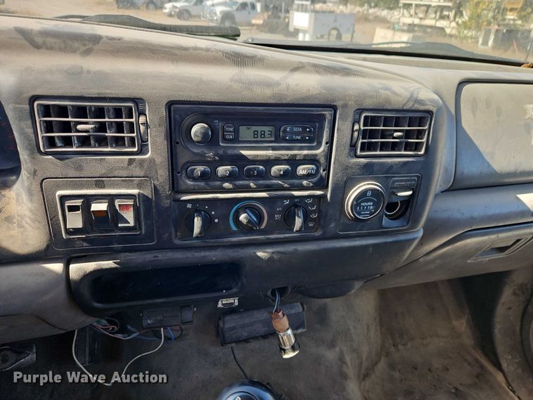 image for item EO4721 2000 Ford F650 flatbed truck