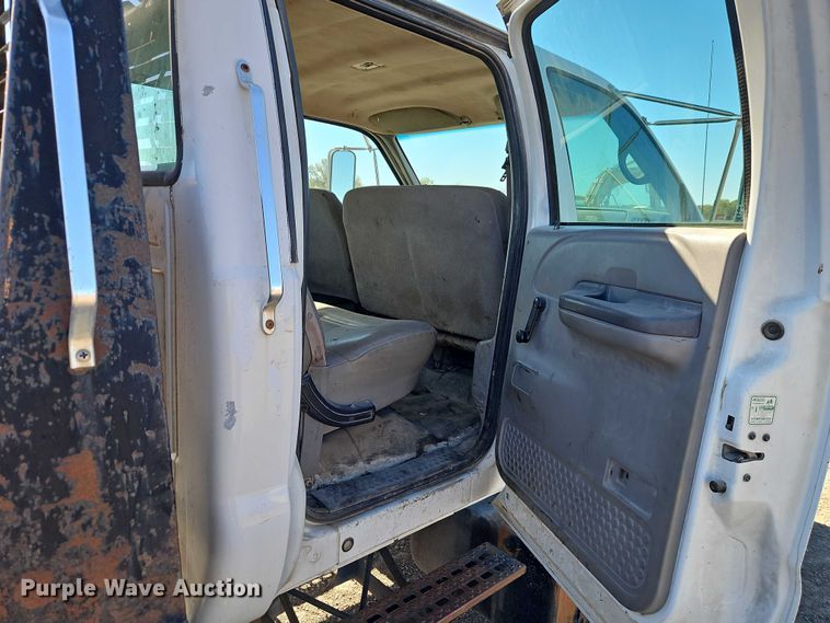 image for item EO4721 2000 Ford F650 flatbed truck