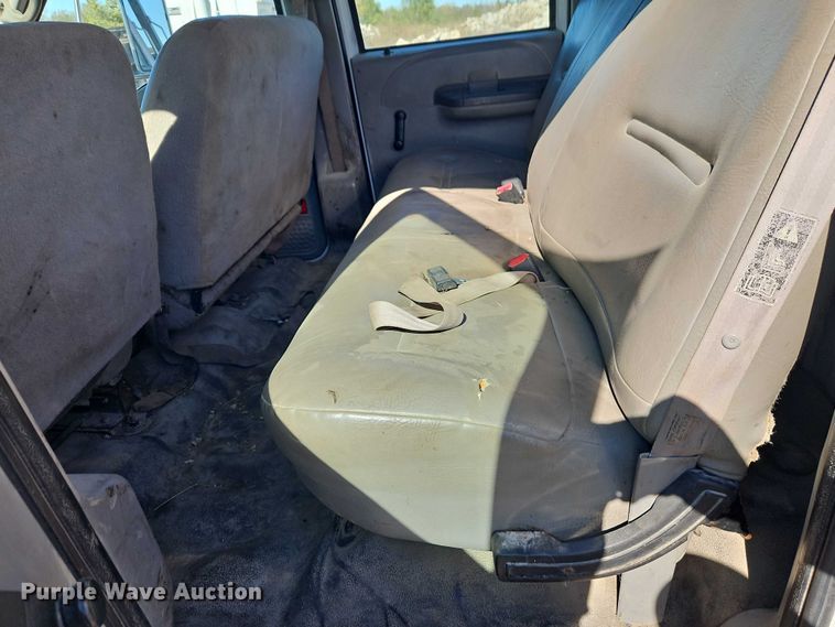 image for item EO4721 2000 Ford F650 flatbed truck