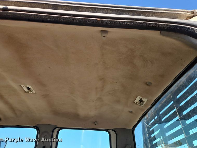 image for item EO4721 2000 Ford F650 flatbed truck