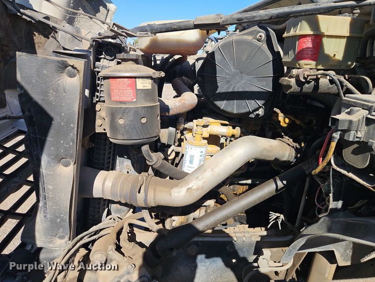 image for item EO4721 2000 Ford F650 flatbed truck