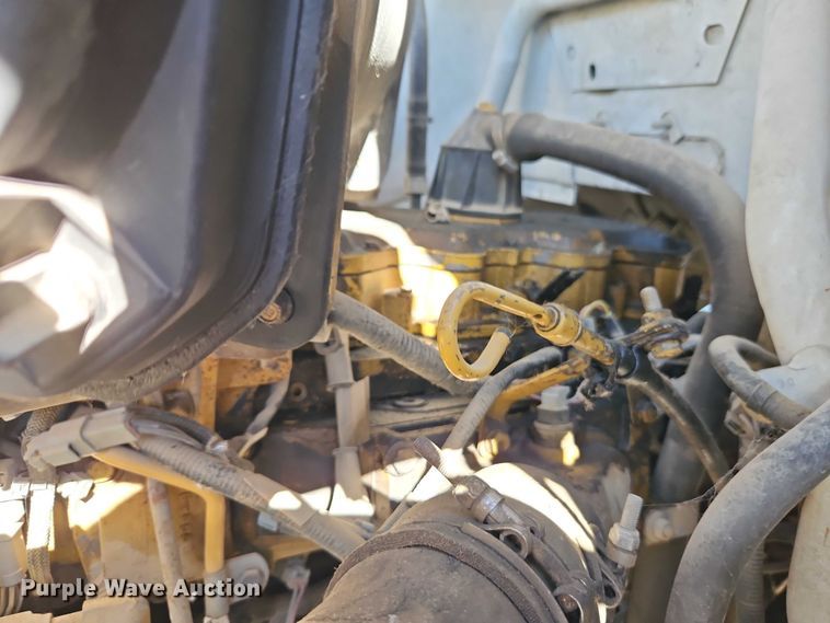 image for item EO4721 2000 Ford F650 flatbed truck