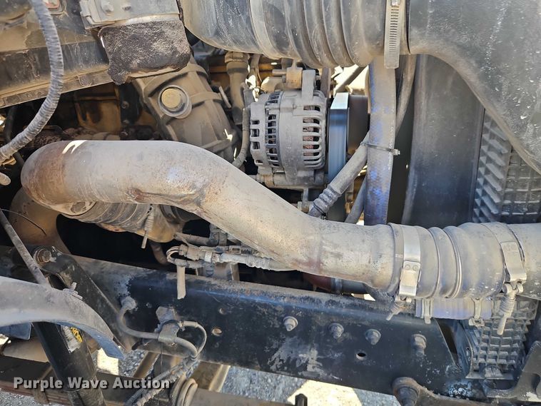 image for item EO4721 2000 Ford F650 flatbed truck