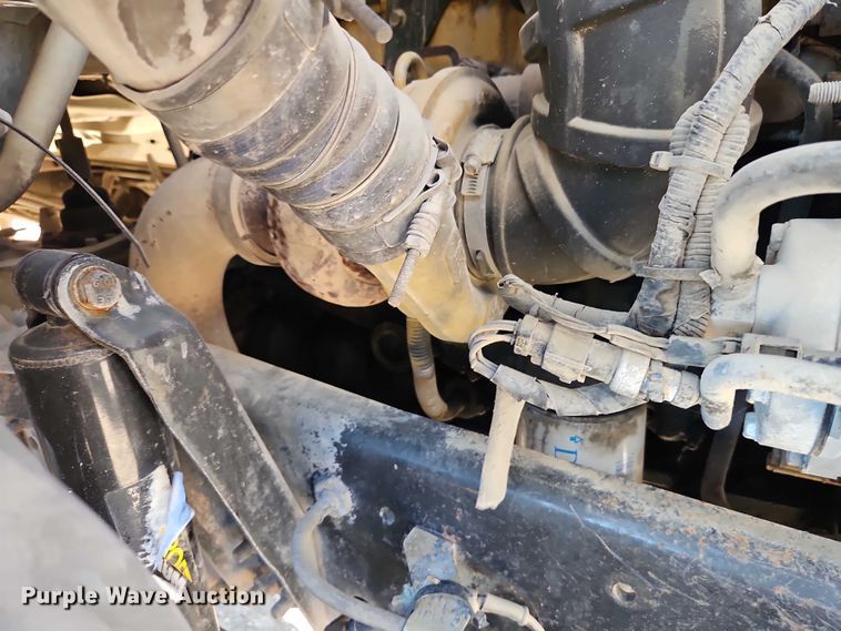 image for item EO4721 2000 Ford F650 flatbed truck