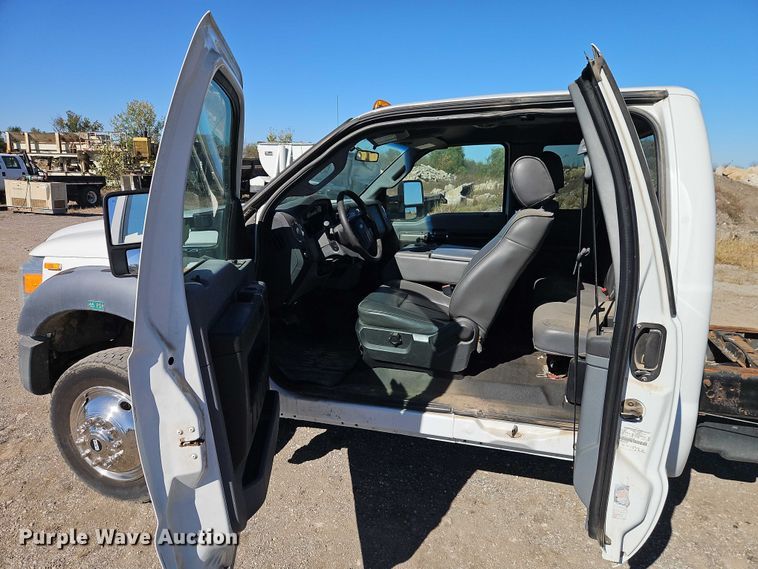 image for item EO4731 2013 Ford F450 Super Duty XLT truck cab and chassis
