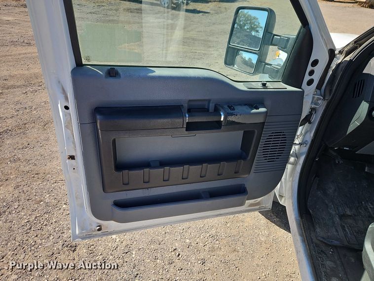 image for item EO4731 2013 Ford F450 Super Duty XLT truck cab and chassis