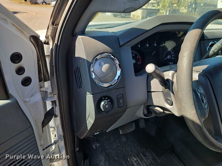 image for item EO4731 2013 Ford F450 Super Duty XLT truck cab and chassis