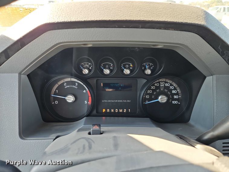 image for item EO4731 2013 Ford F450 Super Duty XLT truck cab and chassis