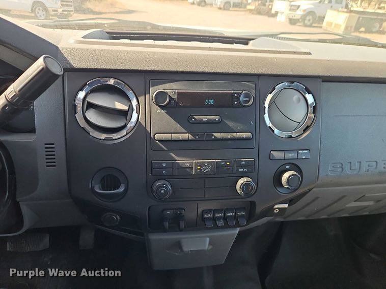 image for item EO4731 2013 Ford F450 Super Duty XLT truck cab and chassis