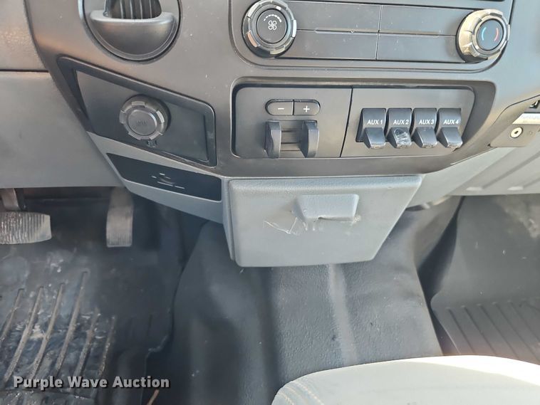 image for item EO4731 2013 Ford F450 Super Duty XLT truck cab and chassis