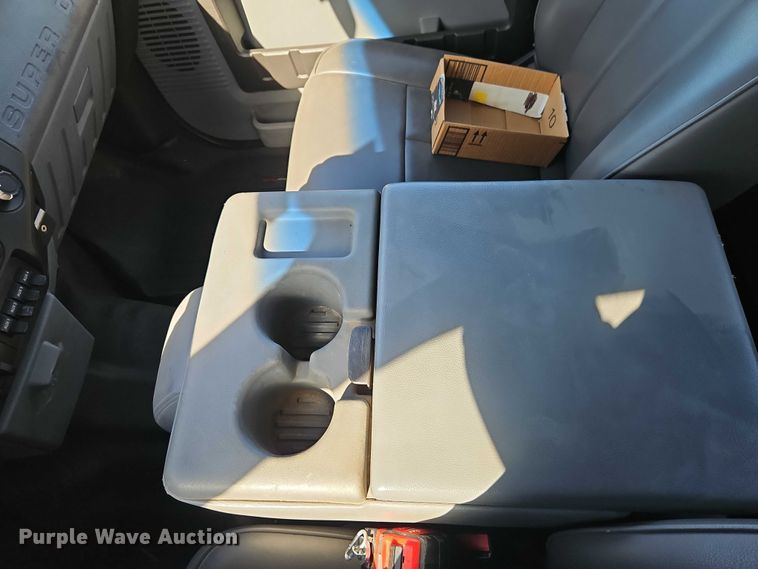 image for item EO4731 2013 Ford F450 Super Duty XLT truck cab and chassis