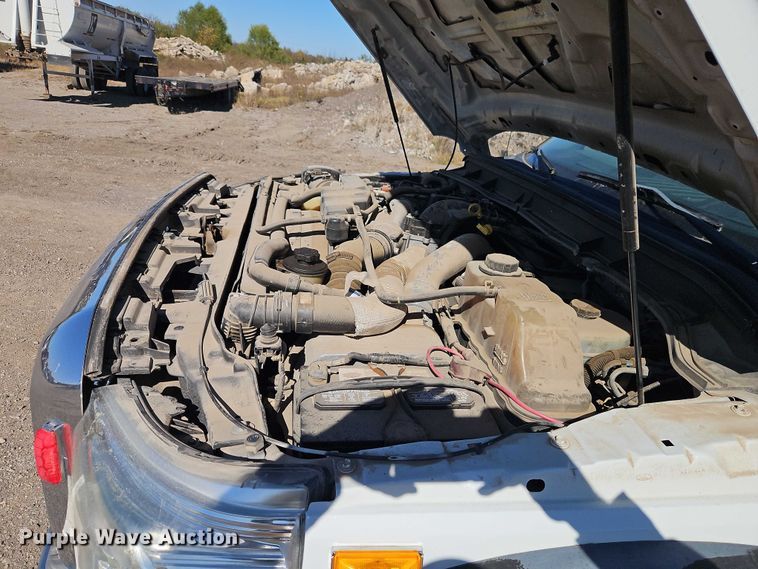 image for item EO4731 2013 Ford F450 Super Duty XLT truck cab and chassis