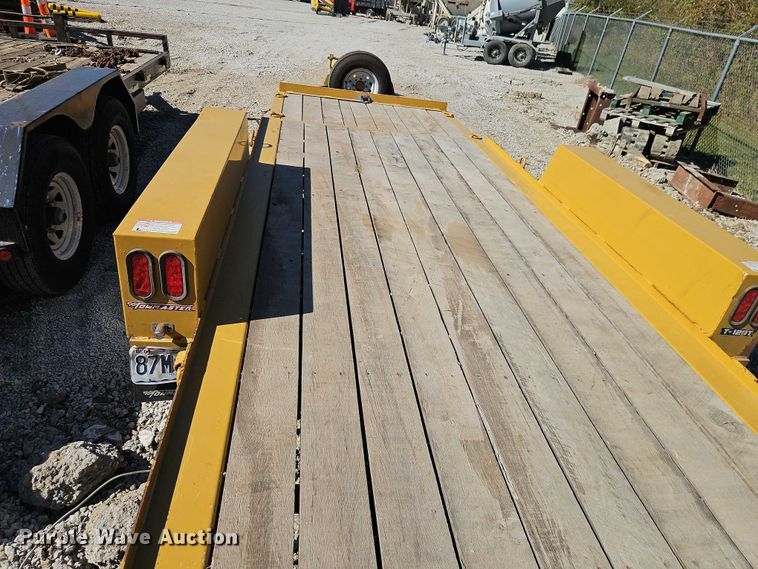 image for item EO4739 2015 Towmaster T-12DT tilt deck utility trailer