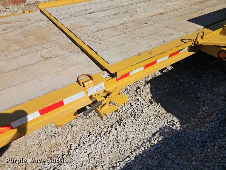 image for item EO4739 2015 Towmaster T-12DT tilt deck utility trailer