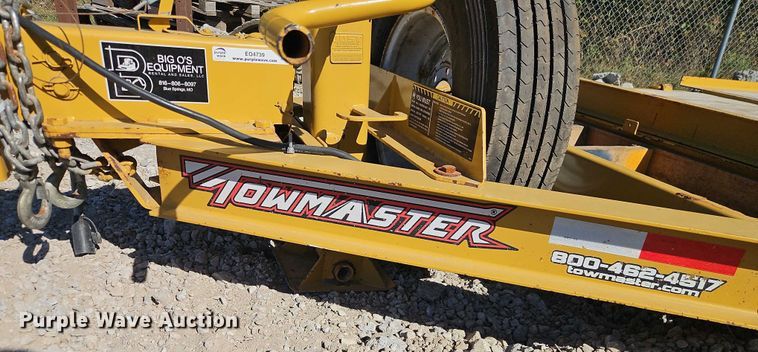 image for item EO4739 2015 Towmaster T-12DT tilt deck utility trailer