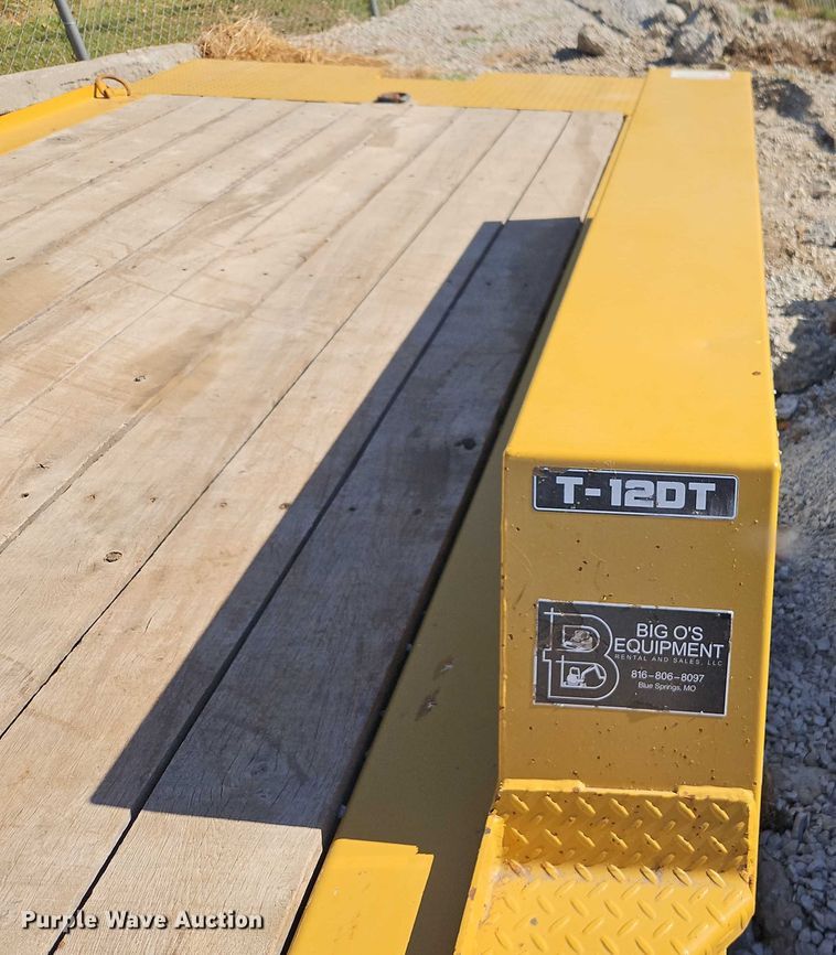 image for item EO4739 2015 Towmaster T-12DT tilt deck utility trailer