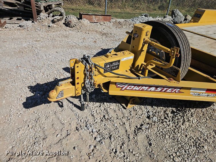 image for item EO4739 2015 Towmaster T-12DT tilt deck utility trailer