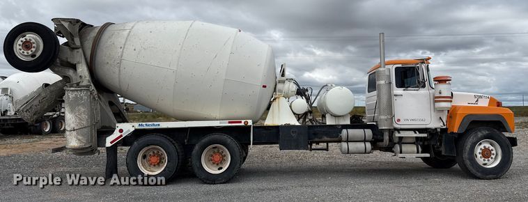 image for item EP0657 1997 Mack RD690S ready mix truck