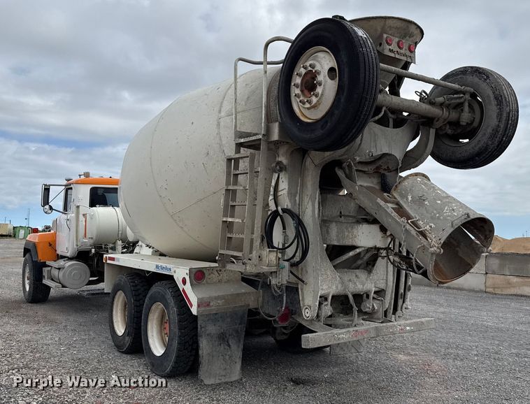 image for item EP0657 1997 Mack RD690S ready mix truck