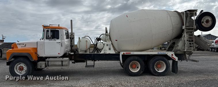 image for item EP0657 1997 Mack RD690S ready mix truck