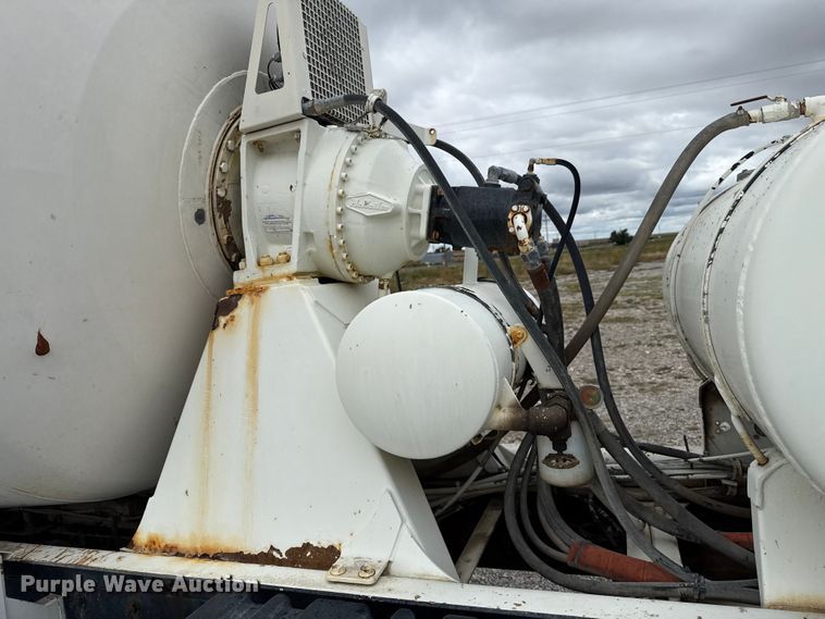 image for item EP0657 1997 Mack RD690S ready mix truck