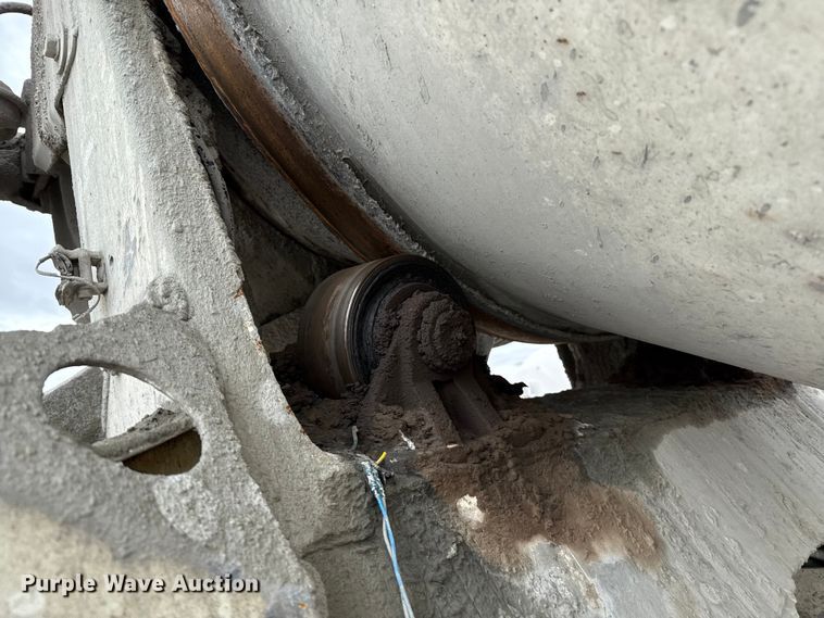 image for item EP0657 1997 Mack RD690S ready mix truck