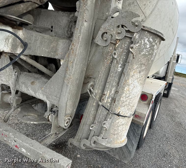 image for item EP0657 1997 Mack RD690S ready mix truck