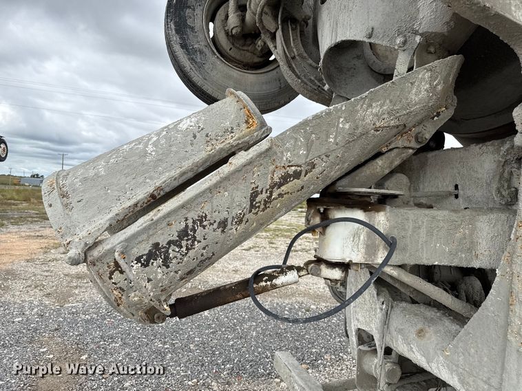 image for item EP0657 1997 Mack RD690S ready mix truck