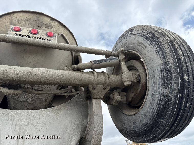 image for item EP0657 1997 Mack RD690S ready mix truck