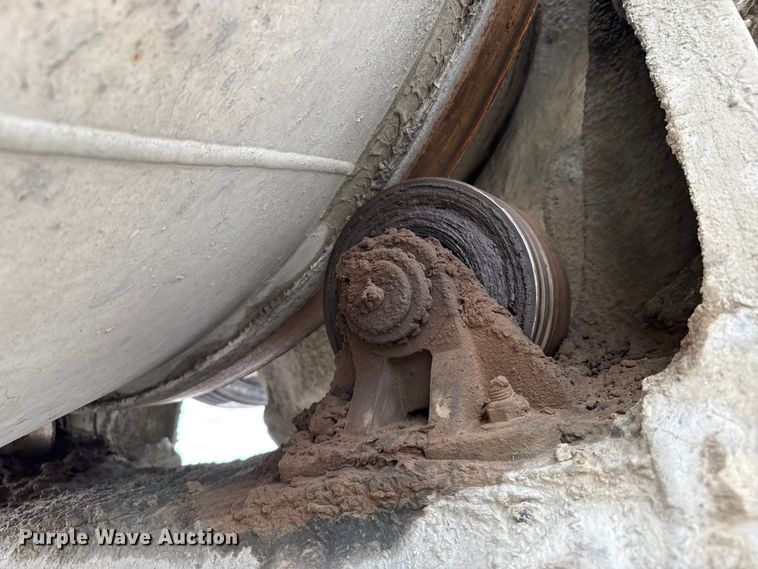 image for item EP0657 1997 Mack RD690S ready mix truck