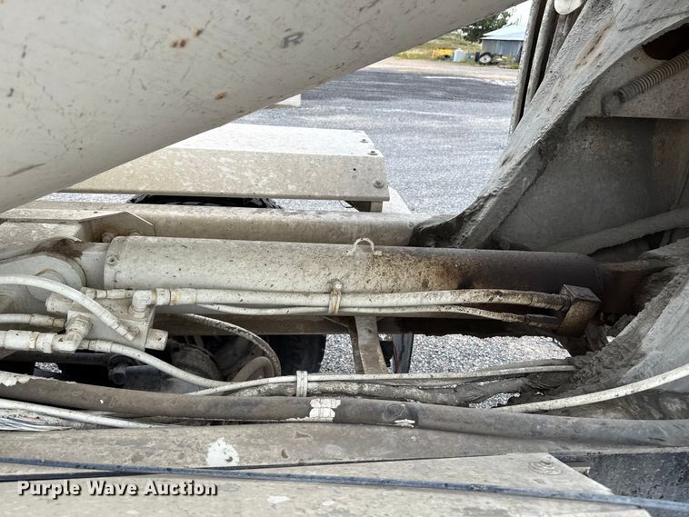 image for item EP0657 1997 Mack RD690S ready mix truck