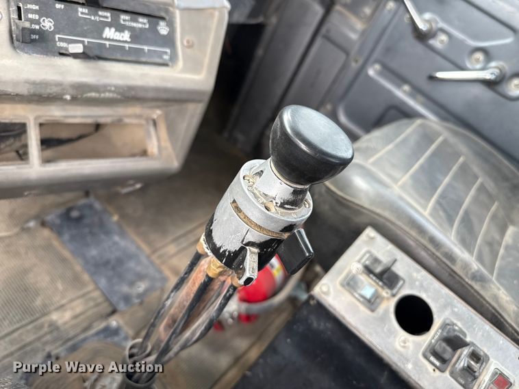 image for item EP0657 1997 Mack RD690S ready mix truck