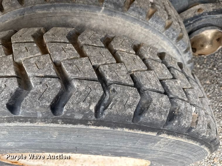 image for item EP0657 1997 Mack RD690S ready mix truck